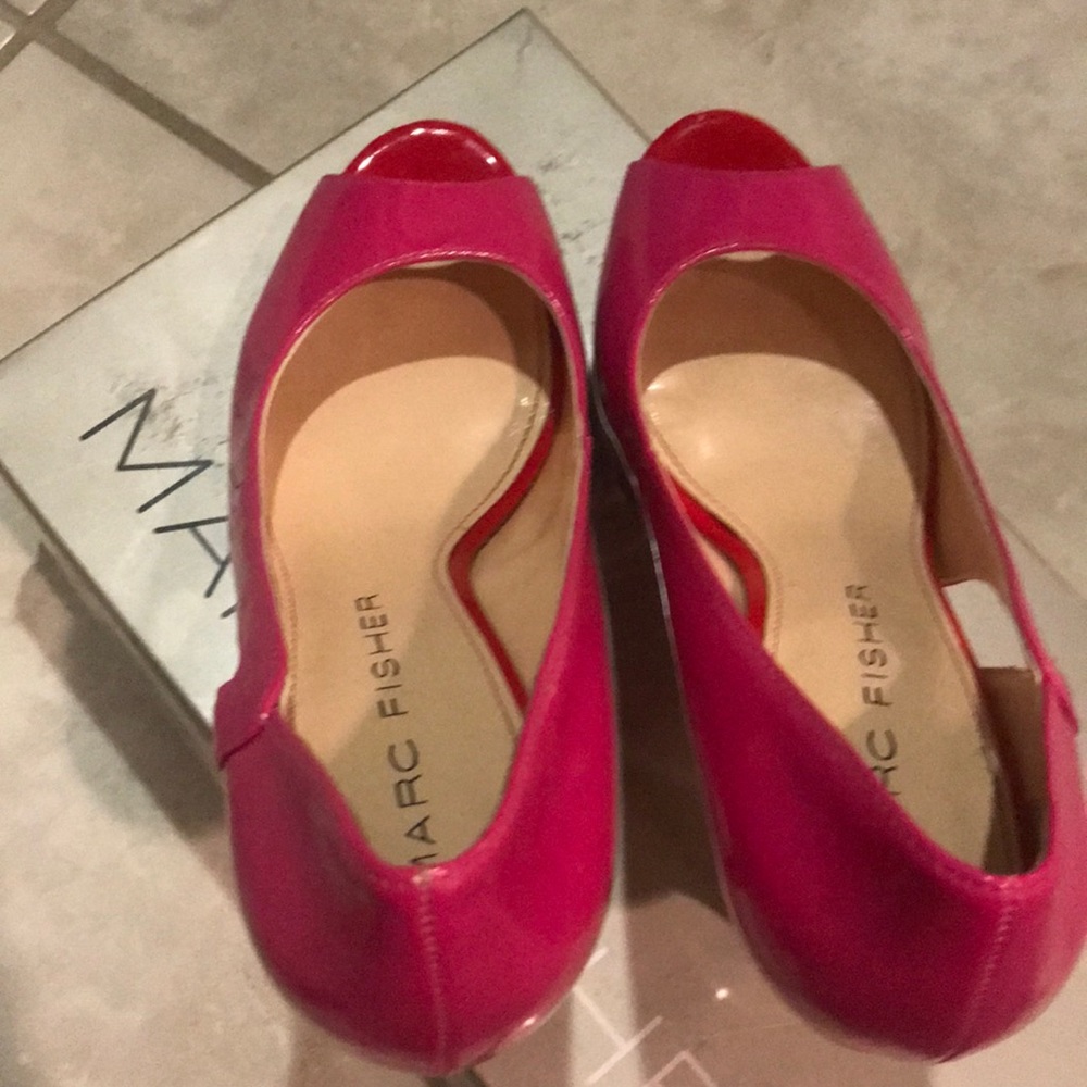 Marc Fisher platform peep toe pumps - Picture 3 of 6